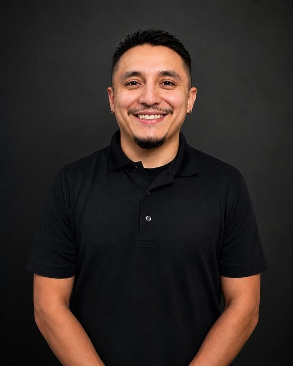 Albee, professional headshot